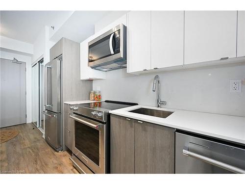 A907-3210 Dakota Common, Burlington, ON - Indoor Photo Showing Kitchen With Stainless Steel Kitchen With Upgraded Kitchen