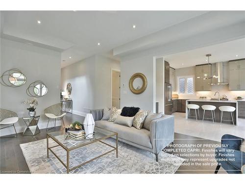 87 Aquasanta Crescent, Hamilton, ON - Indoor Photo Showing Living Room