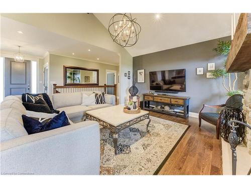 14 Harper Boulevard, Brantford, ON - Indoor Photo Showing Living Room