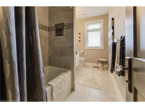 14 Harper Boulevard, Brantford, ON - Indoor Photo Showing Bathroom