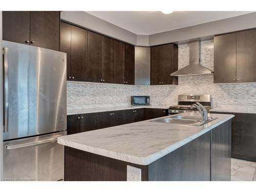 33 Pinot Crescent, Hamilton, ON - Indoor Photo Showing Kitchen With Stainless Steel Kitchen With Double Sink With Upgraded Kitchen