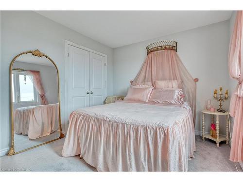 33 Pinot Crescent, Hamilton, ON - Indoor Photo Showing Bedroom