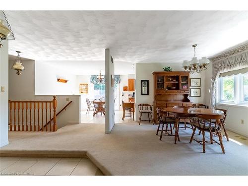 47 Winter Way, Brantford, ON - Indoor Photo Showing Dining Room