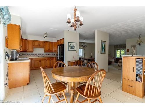 47 Winter Way, Brantford, ON - Indoor Photo Showing Dining Room