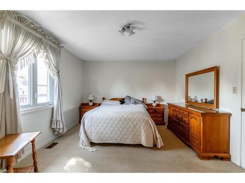 47 Winter Way, Brantford, ON - Indoor Photo Showing Bedroom