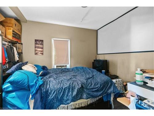 130 Dorothy Street, Welland, ON - Indoor Photo Showing Bedroom