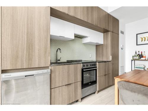 4103-159 Dundas Street E, Toronto, ON - Indoor Photo Showing Kitchen With Upgraded Kitchen