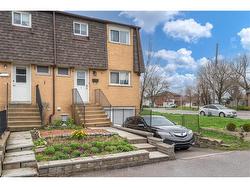 1-20 Anna Capri Drive  Hamilton, ON L8W 1M6