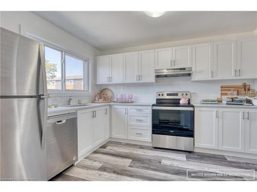 1-20 Anna Capri Drive, Hamilton, ON - Indoor Photo Showing Kitchen With Stainless Steel Kitchen