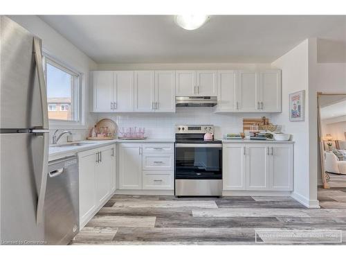 1-20 Anna Capri Drive, Hamilton, ON - Indoor Photo Showing Kitchen With Stainless Steel Kitchen