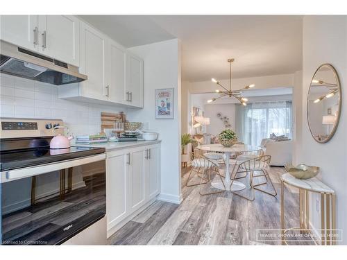 1-20 Anna Capri Drive, Hamilton, ON - Indoor Photo Showing Kitchen