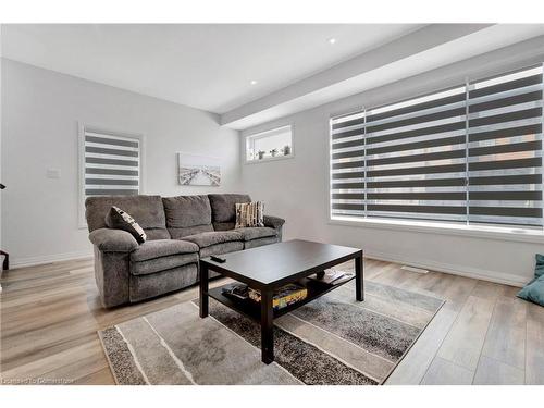 59-61 Soho Street, Hamilton, ON - Indoor Photo Showing Living Room