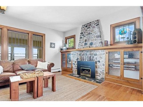 13171 Lakeshore Road, Wainfleet, ON - Indoor Photo Showing Living Room With Fireplace