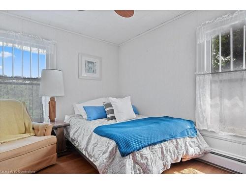 13171 Lakeshore Road, Wainfleet, ON - Indoor Photo Showing Bedroom