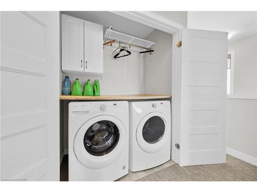 904 West Village Square, London, ON - Indoor Photo Showing Laundry Room