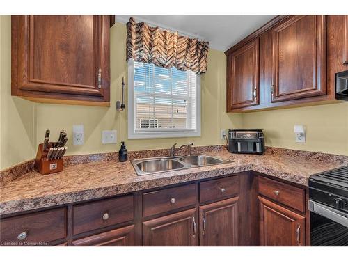 14 Copper Beach Drive, Nanticoke, ON - Indoor Photo Showing Kitchen With Double Sink