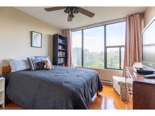 506-75 Queen Street N, Hamilton, ON - Indoor Photo Showing Bedroom