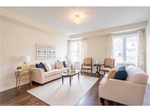 318 Concession 3 Road, Niagara-On-The-Lake, ON - Indoor Photo Showing Living Room