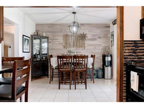 6399 Dickenson Road E, Hamilton, ON - Indoor Photo Showing Dining Room