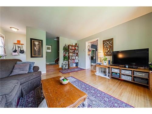 648-654 Francis Road, Burlington, ON - Indoor Photo Showing Living Room