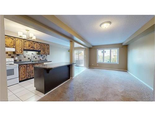 74 Magnolia Crescent, Grimsby, ON - Indoor Photo Showing Kitchen