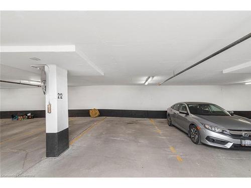 304-88 Broadway Avenue, Toronto, ON - Indoor Photo Showing Garage