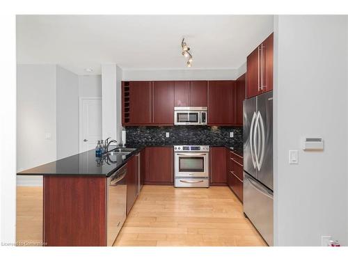 304-88 Broadway Avenue, Toronto, ON - Indoor Photo Showing Kitchen With Stainless Steel Kitchen With Double Sink