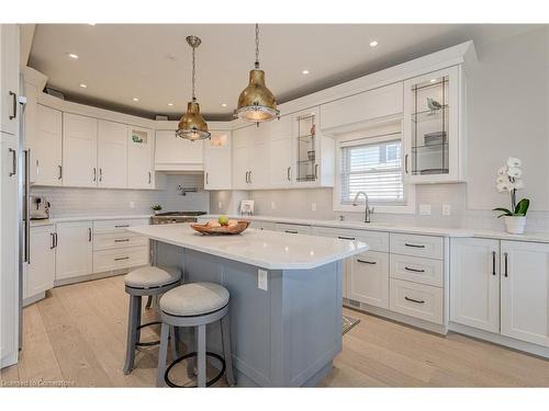 795 Beach Boulevard, Hamilton, ON - Indoor Photo Showing Kitchen With Upgraded Kitchen