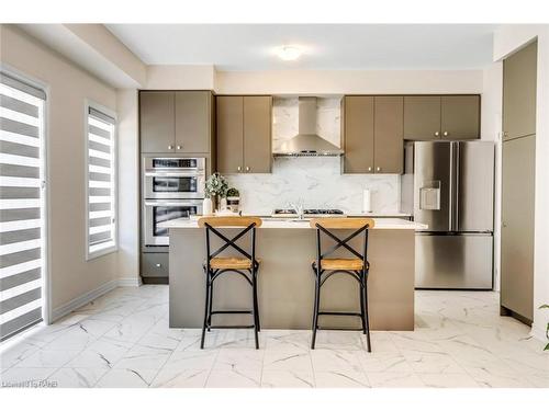 3916 Koenig Road, Burlington, ON - Indoor Photo Showing Kitchen