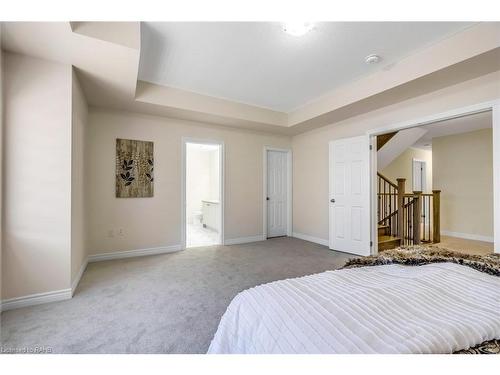 3916 Koenig Road, Burlington, ON - Indoor Photo Showing Bedroom