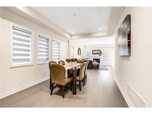 3916 Koenig Road, Burlington, ON - Indoor Photo Showing Dining Room