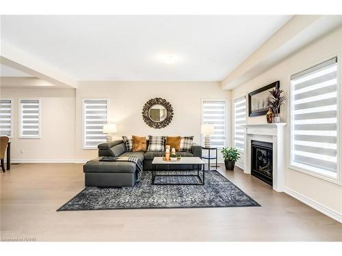 3916 Koenig Road, Burlington, ON - Indoor Photo Showing Living Room With Fireplace