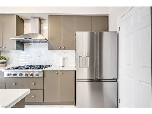 3916 Koenig Road, Burlington, ON - Indoor Photo Showing Kitchen