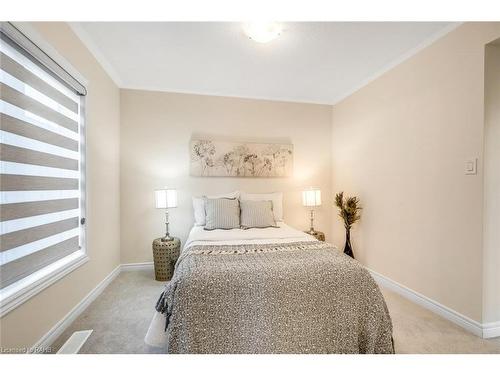 3916 Koenig Road, Burlington, ON - Indoor Photo Showing Bedroom