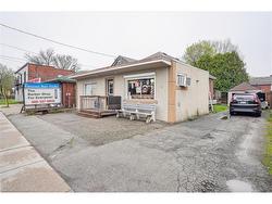 142 Emerson Street  Hamilton, ON L8S 2X9