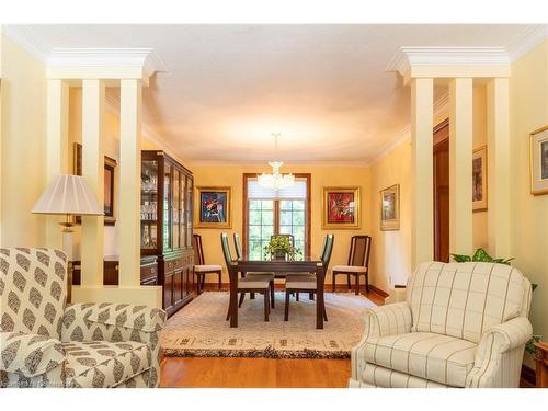 23 Winona Park Road, Stoney Creek, ON - Indoor Photo Showing Living Room