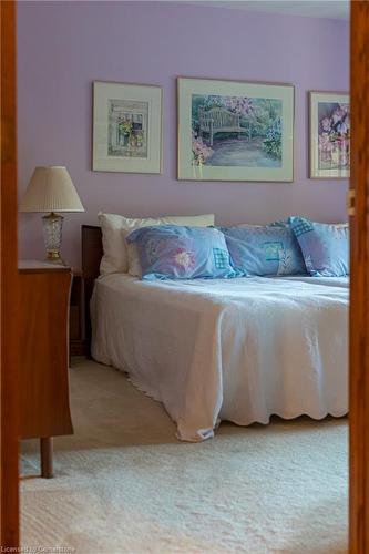 23 Winona Park Road, Stoney Creek, ON - Indoor Photo Showing Bedroom