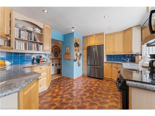 560 Westover Road, Dundas, ON - Indoor Photo Showing Kitchen