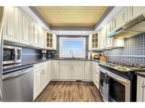 2970 Lakeshore Road, Dunnville, ON - Indoor Photo Showing Kitchen