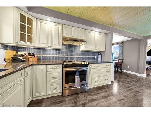 2970 Lakeshore Road, Dunnville, ON - Indoor Photo Showing Kitchen With Upgraded Kitchen