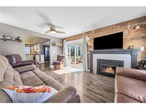 2970 Lakeshore Road, Dunnville, ON - Indoor Photo Showing Living Room With Fireplace