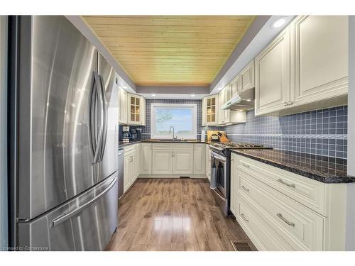 2970 Lakeshore Road, Dunnville, ON - Indoor Photo Showing Kitchen With Upgraded Kitchen