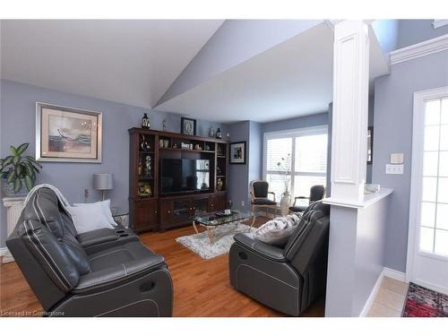 17 Durrell Court, Hamilton, ON - Indoor Photo Showing Living Room