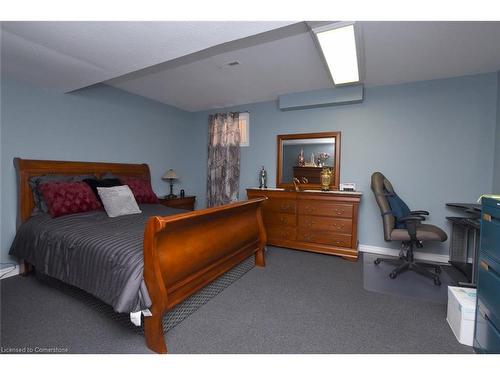 17 Durrell Court, Hamilton, ON - Indoor Photo Showing Bedroom