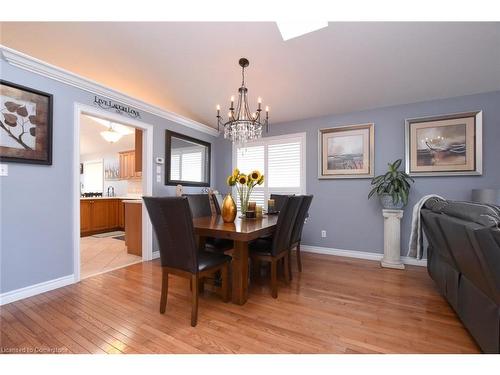 17 Durrell Court, Hamilton, ON - Indoor Photo Showing Dining Room