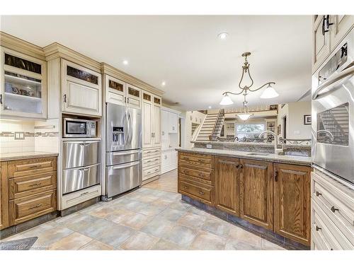 407 Third Road E, Stoney Creek, ON - Indoor Photo Showing Kitchen