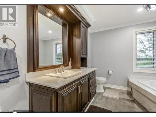 407 Third Road E, Stoney Creek, ON - Indoor Photo Showing Bathroom