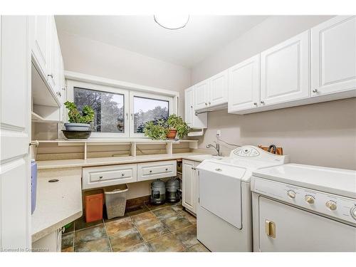 407 Third Road E, Stoney Creek, ON - Indoor Photo Showing Laundry Room