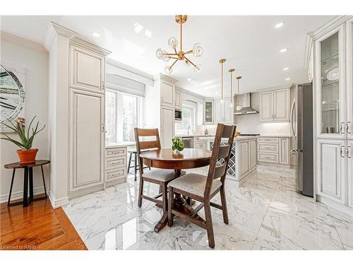 6 Iris Court, Carlisle, ON - Indoor Photo Showing Dining Room