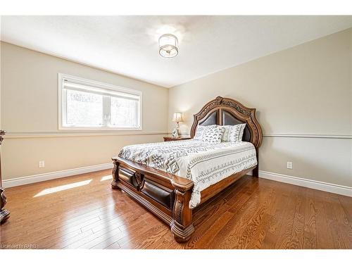 6 Iris Court, Carlisle, ON - Indoor Photo Showing Bedroom